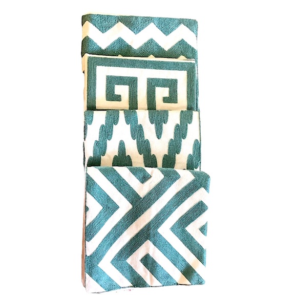 Fancy Queen Modern Embroidered Throw Pillow Covers Set of 4 17.5” x 17.5” New - Picture 2 of 15